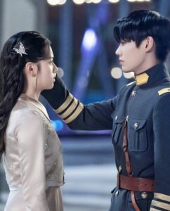 Bức Ảnh Cưới Tách Làm Hai